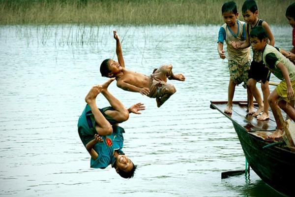 Mơ thấy tắm sông là điềm hung hay cát? Đánh con lô bao nhiêu?