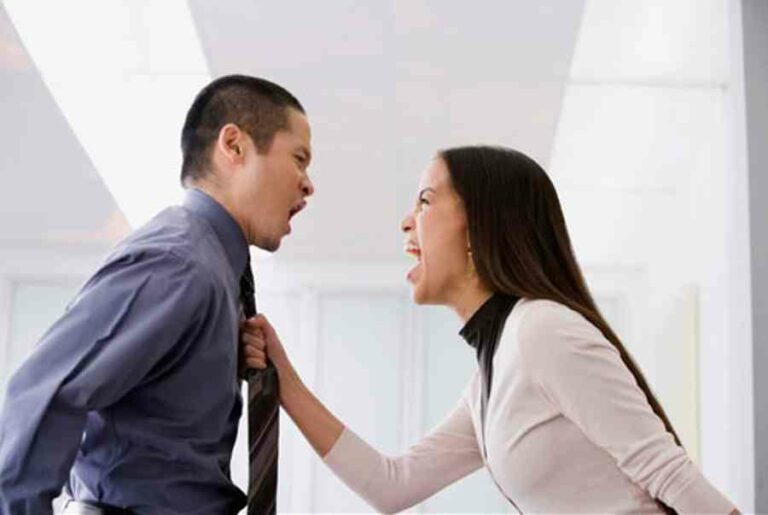 Mơ thấy 2 vợ chồng đánh nhau mang điềm báo gì? Con lô nào may mắn?